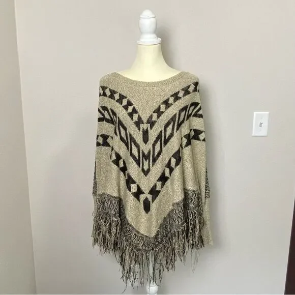 Maurices Boho Southwestern Knit Pancho Shawl W/ Fringe Sweater Women's Size L/XL - Picture 3 of 13